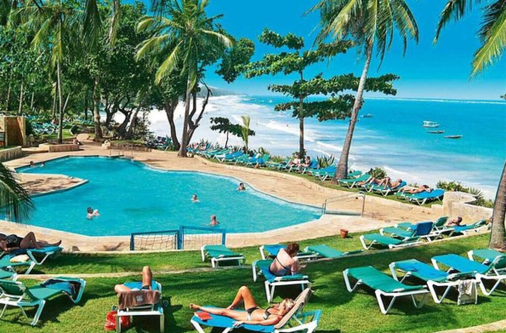 How to Plan a Diani Beach Holiday and Kenya Safari with Experiya Tour Company