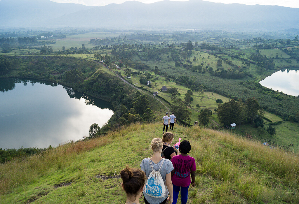 Are there crater lakes near Fort Portal?