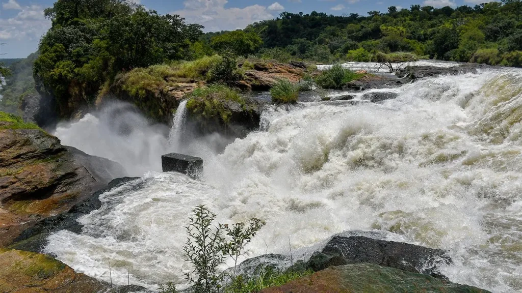 Can I visit the top of Murchison Falls?