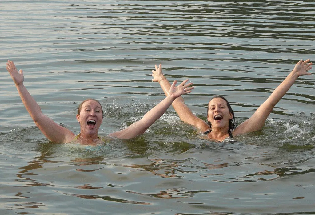 Is Lake Bunyonyi safe for swimming?