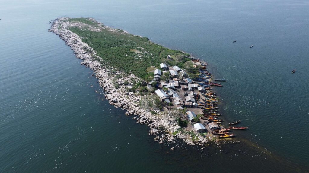 What are the top islands to visit on Lake Victoria?