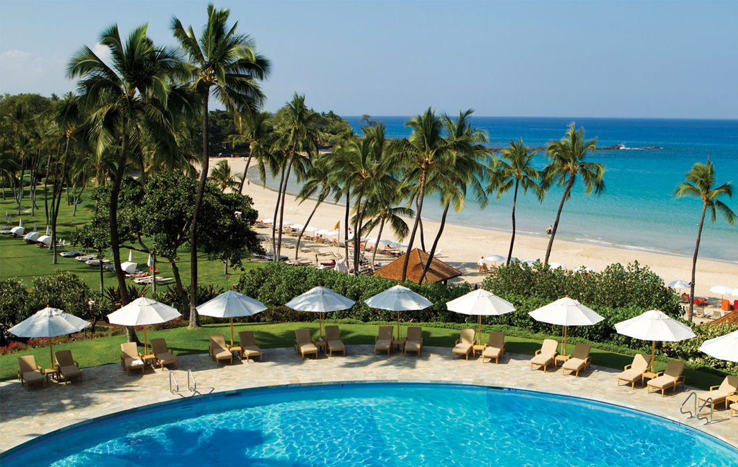 Are there eco-lodges on the coast?