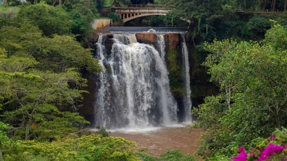 Are there waterfalls in Central Kenya?