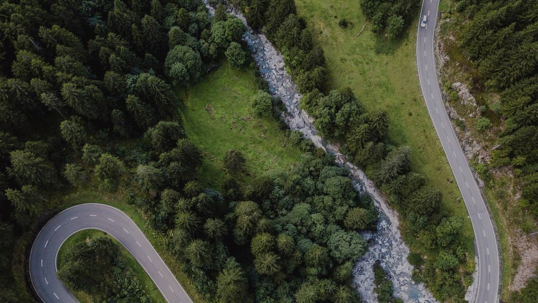 Can I drive from Nairobi to Kigali?