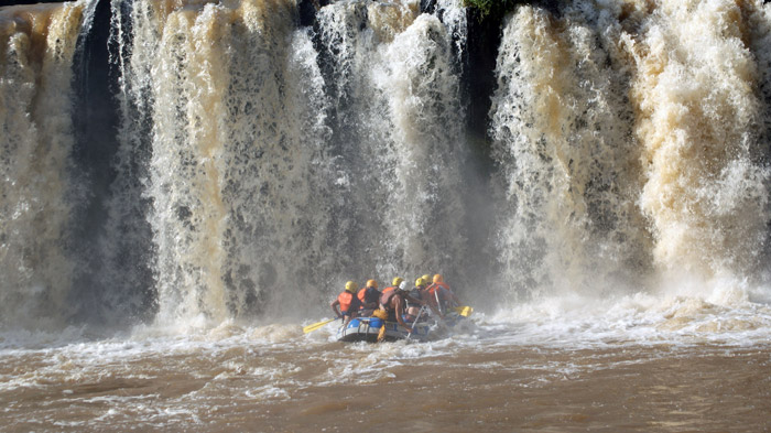 Can I go rafting on the Tana River?