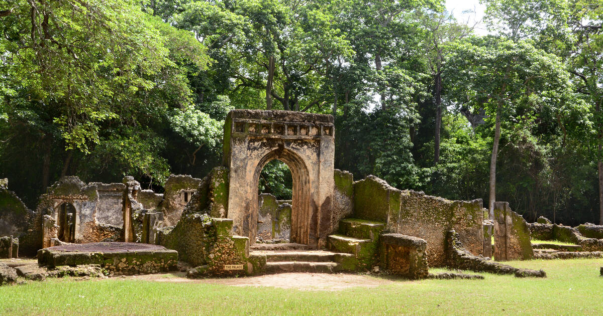 Can I visit historical ruins on the Kenyan coast?