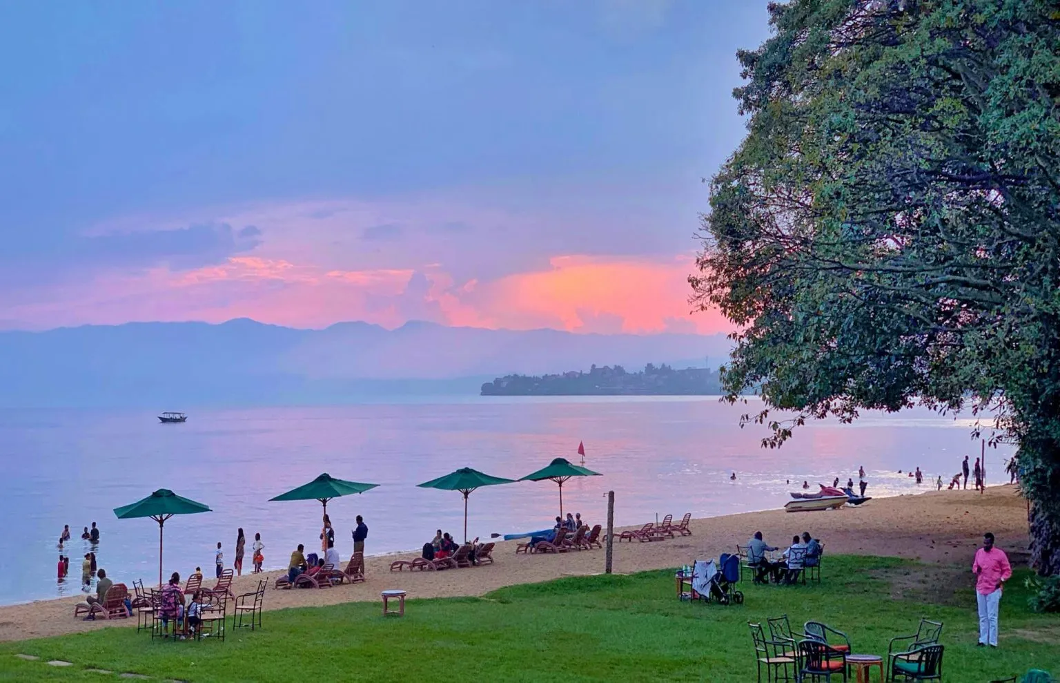 Is Lake Kivu good for swimming?