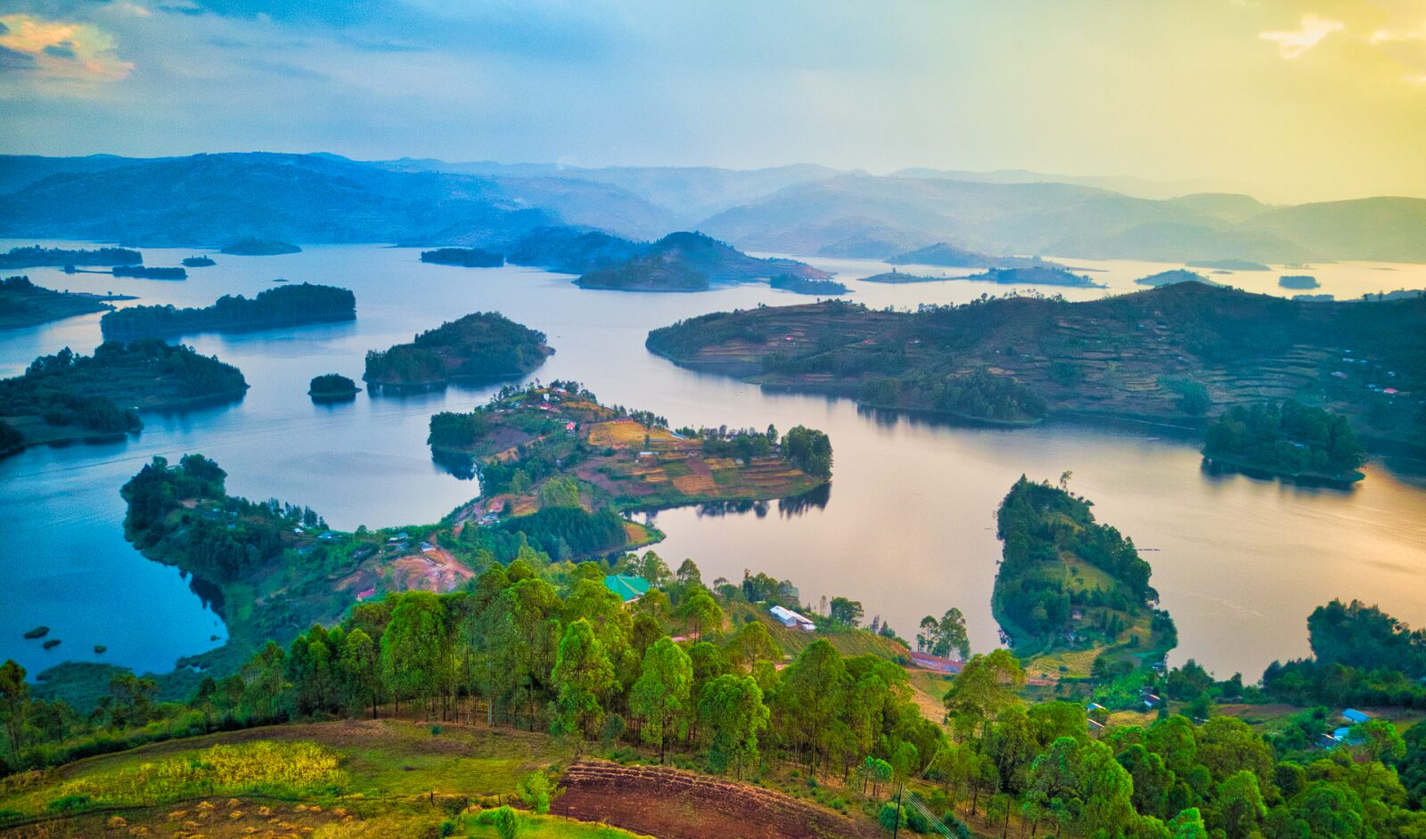 Uganda Lake Bunyonyi Tours