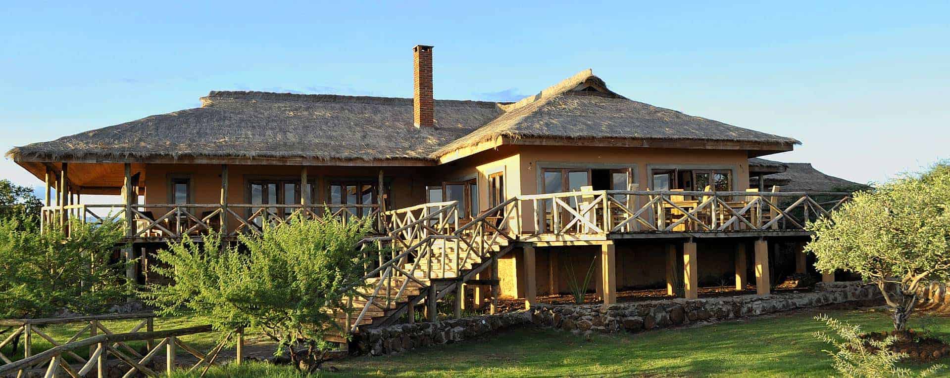 What are the best luxury lodges in Uganda?