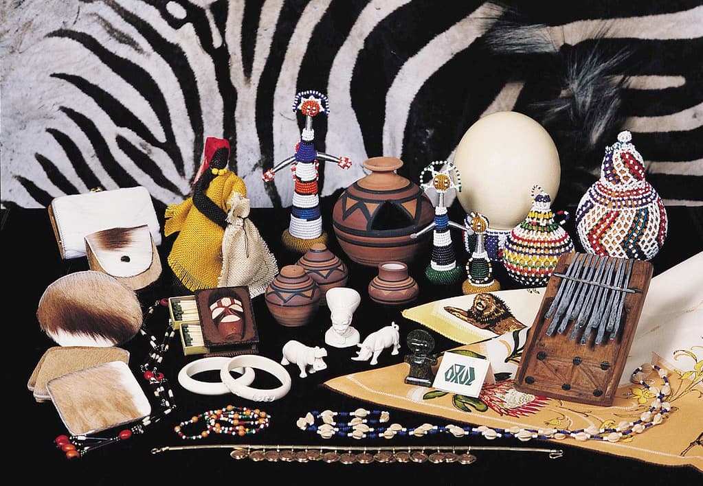 What souvenirs should I buy from Kenya?