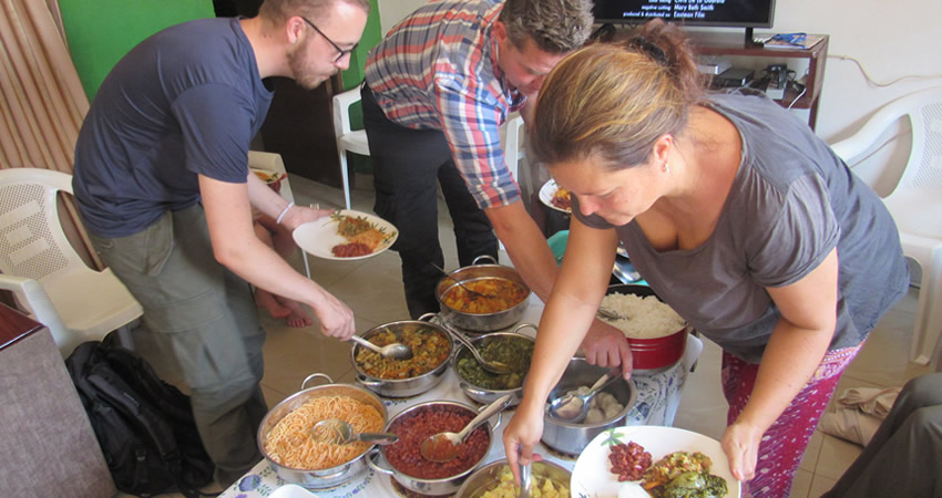 What traditional foods should I try in Rwanda?