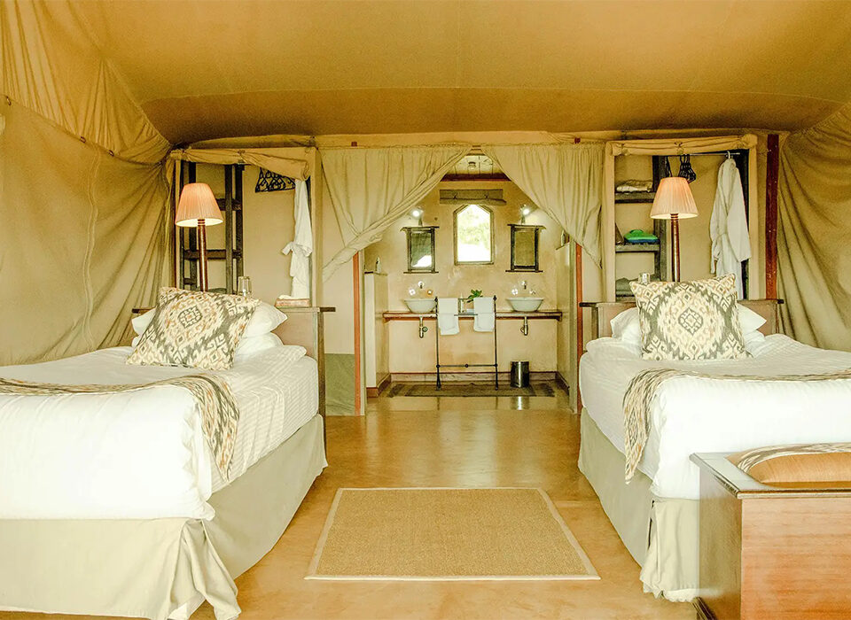 Top 10 Best Luxury Safari Camps & Lodges in Uganda