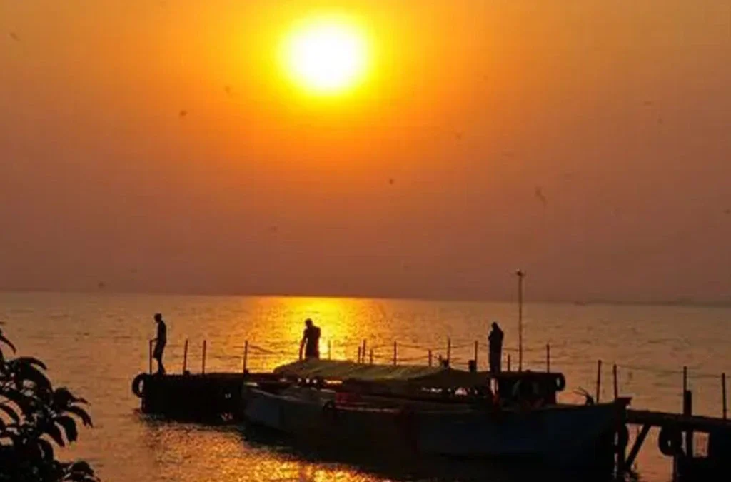 The Most Beautiful Sunset Experiences Around Uganda’s Lakes